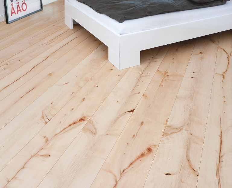 Immagine Pavimento in legno chiaro e lucido