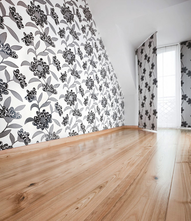 Immagine galleria 1 - Pavimento in legno di color marrone chiaro