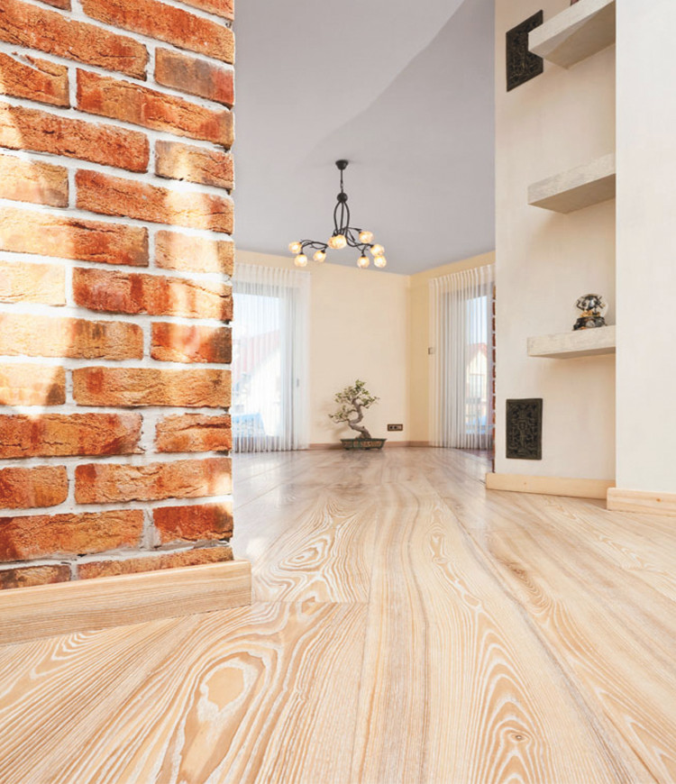 Immagine galleria 14 - Pavimento in legno molto chiaro